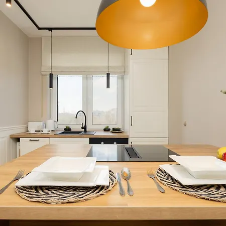 Beautiful For 6 People With Balcony And Parking In By Renters *