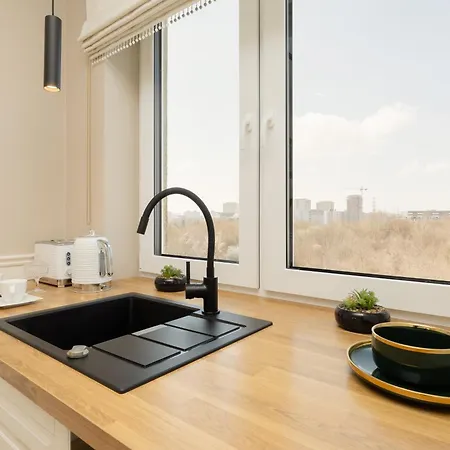 Beautiful For 6 People With Balcony And Parking In By Renters