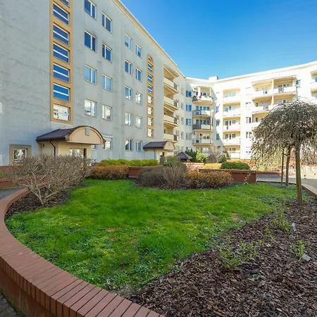 Beautiful For 6 People With Balcony And Parking In By Renters