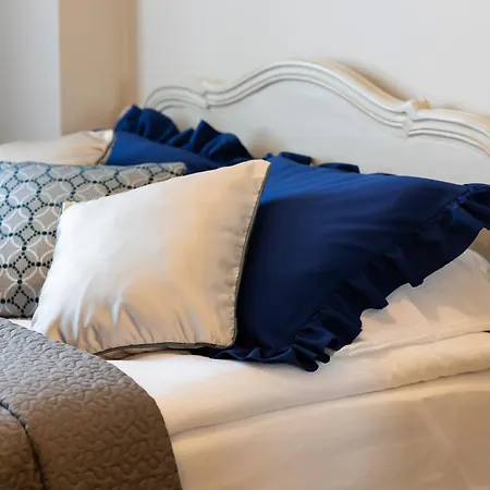 Beautiful For 6 People With Balcony And Parking In By Renters * Варшава