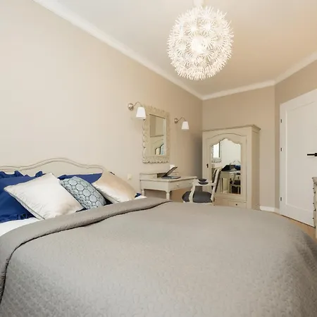 Appartement Beautiful For 6 People With Balcony And Parking In By Renters *