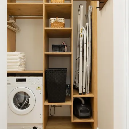 Apartmán Beautiful For 6 People With Balcony And Parking In By Renters *