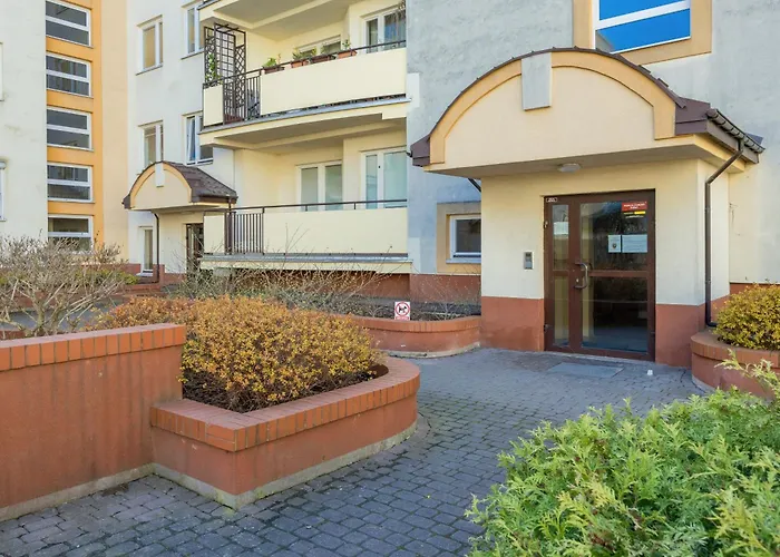 Beautiful For 6 People With Balcony And Parking In By Renters Апартаменты