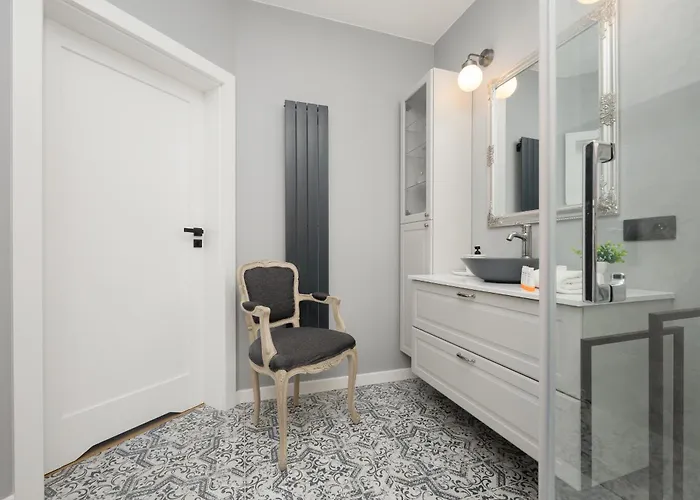 Beautiful For 6 People With Balcony And Parking In By Renters Warszawa