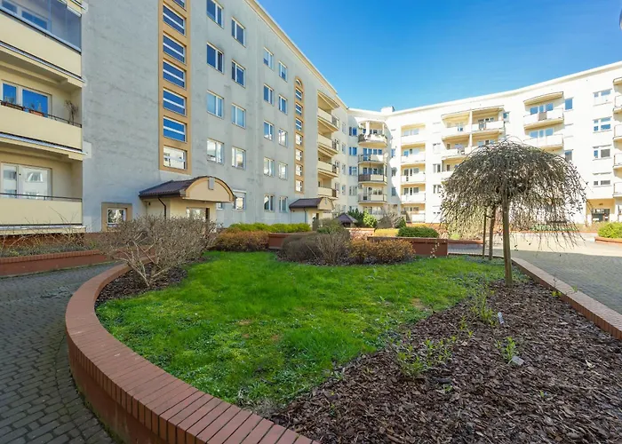 Beautiful For 6 People With Balcony And Parking In By Renters