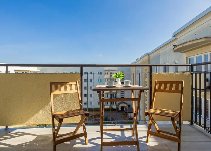 Beautiful For 6 People With Balcony And Parking In By Renters Apartament *