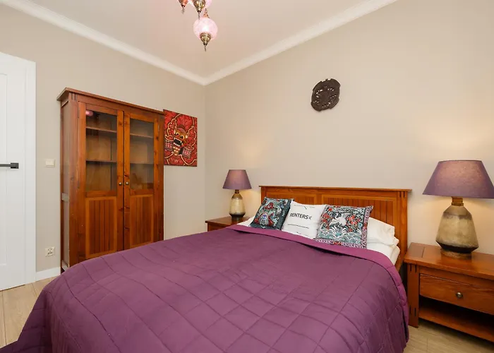 Beautiful For 6 People With Balcony And Parking In By Renters *