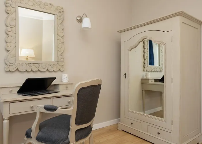 Apartament Beautiful For 6 People With Balcony And Parking In By Renters Warszawa