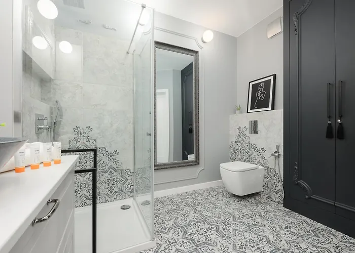 Beautiful For 6 People With Balcony And Parking In By Renters *