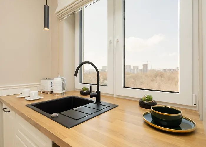 Beautiful For 6 People With Balcony And Parking In By Renters