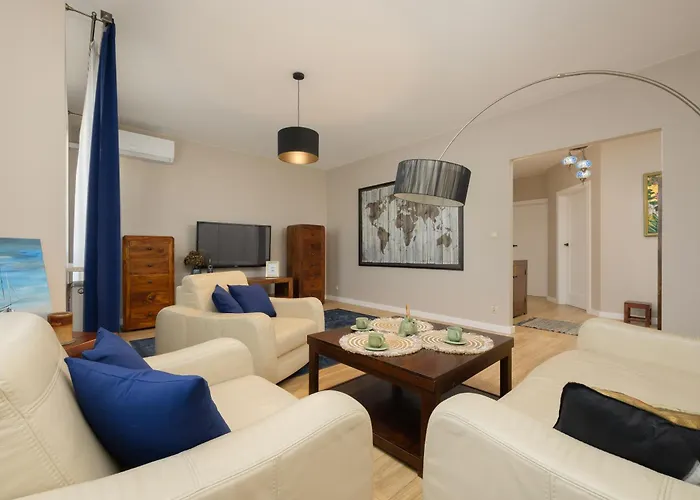 Апартаменты Beautiful For 6 People With Balcony And Parking In By Renters Варшава