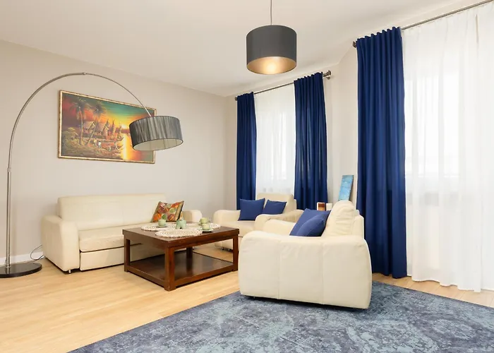 Beautiful For 6 People With Balcony And Parking In By Renters Apartament Warszawa