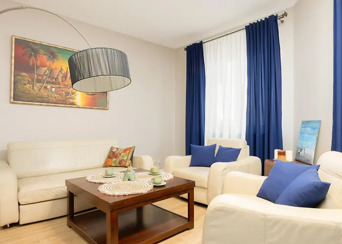 Beautiful For 6 People With Balcony And Parking In By Renters *