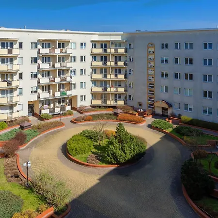 アパート Beautiful For 6 People With Balcony And Parking In By Renters
